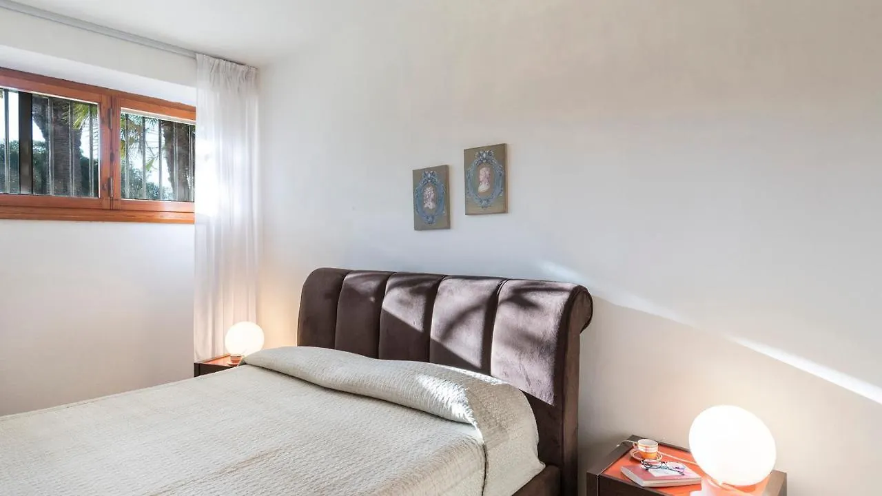 Il Renzito 8, Emma Villas Massa